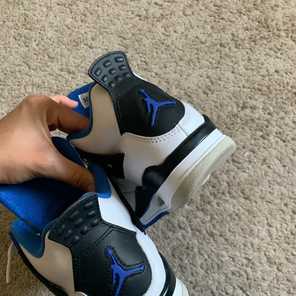 Jordan 4s